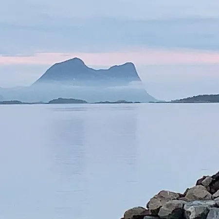Bedehuset Basecamp Senja Hotel Skaland Exterior photo