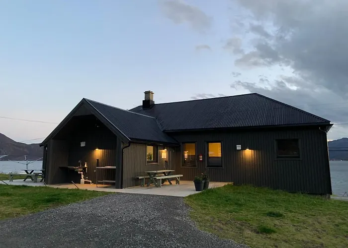 Bedehuset Basecamp Senja